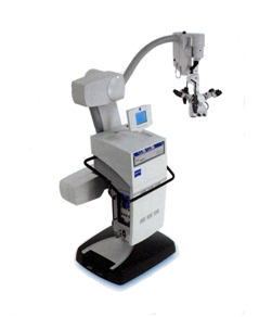 Рис.1. Хирургический микроскоп. Позволяет дифференцировать нервные структуры под 30-ти кратным увеличением. Рис.1. Хирургический микроскоп. Позволяет дифференцировать нервные структуры под 30-ти кратным увеличением.